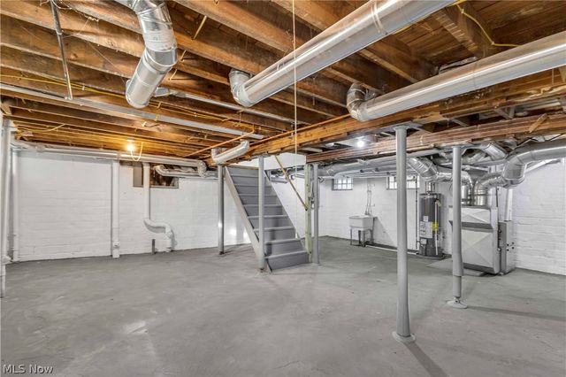 3299 Yorkshire Road, Cleveland Heights, OH 44118