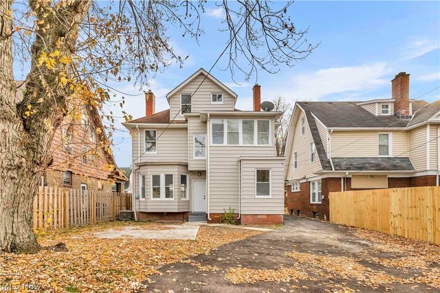 3299 Yorkshire Road, Cleveland Heights, OH 44118