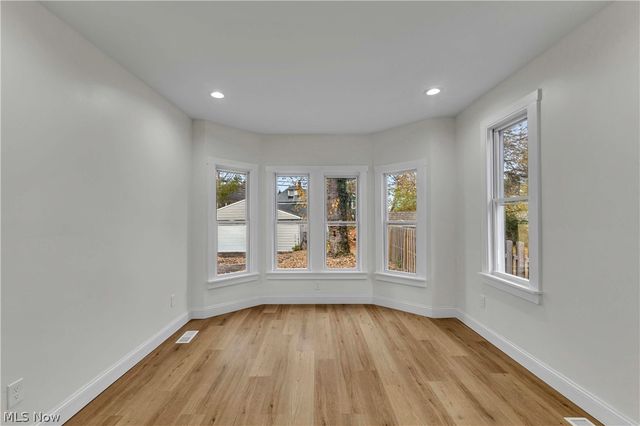 3299 Yorkshire Road, Cleveland Heights, OH 44118