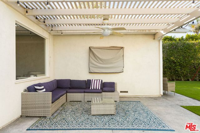 12419 Sarah Street, Studio City, CA 91604