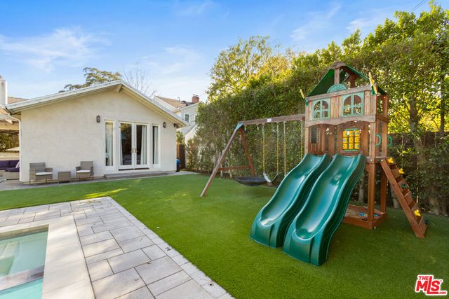 12419 Sarah Street, Studio City, CA 91604