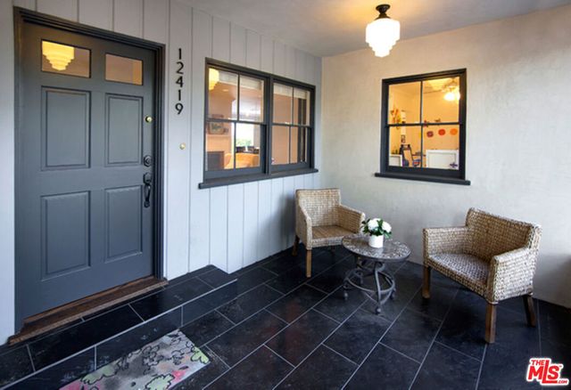 12419 Sarah Street, Studio City, CA 91604