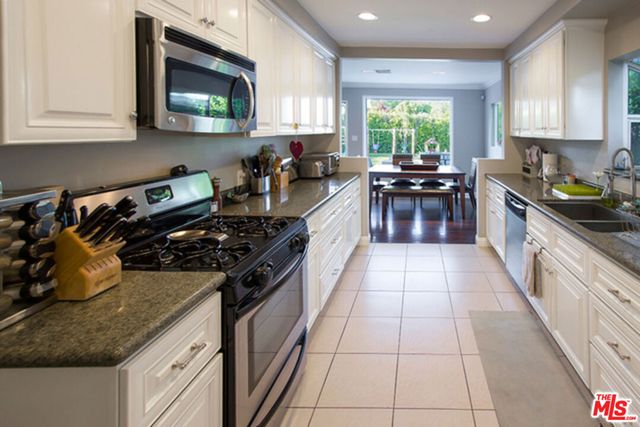 12419 Sarah Street, Studio City, CA 91604