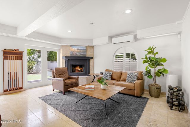 320 W BETHANY HOME Road, Phoenix, AZ 85013
