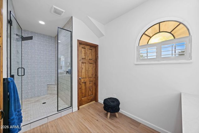 320 W BETHANY HOME Road, Phoenix, AZ 85013