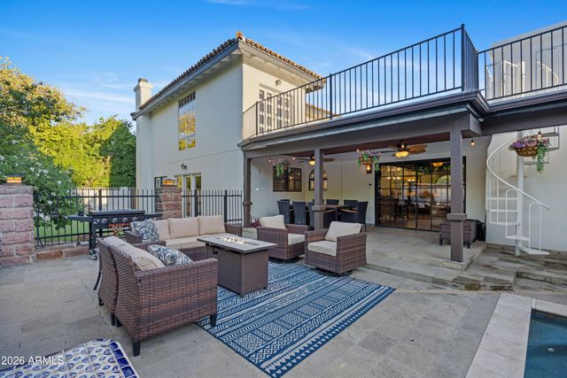 320 W BETHANY HOME Road, Phoenix, AZ 85013