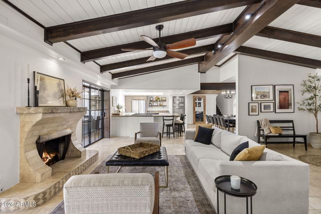 320 W BETHANY HOME Road, Phoenix, AZ 85013