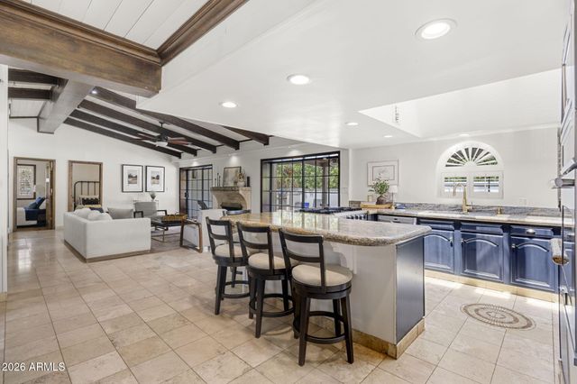 320 W BETHANY HOME Road, Phoenix, AZ 85013