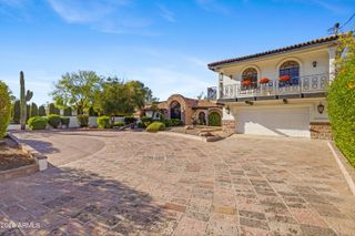 320 W BETHANY HOME Road, Phoenix, AZ 85013