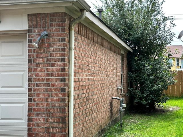 4527 Estate Dr Drive, Baytown, TX 77521