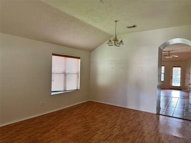 4527 Estate Dr Drive, Baytown, TX 77521