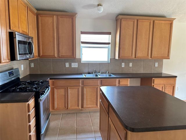 4527 Estate Dr Drive, Baytown, TX 77521