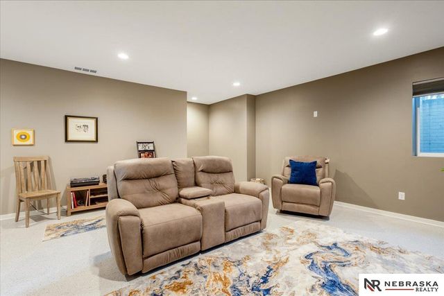 330 N 22nd Street, Lincoln, NE 68503