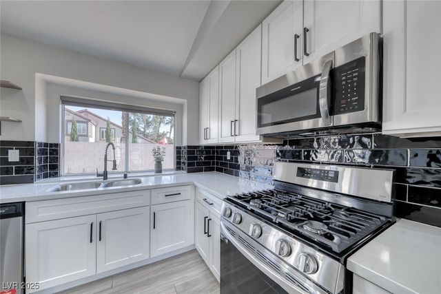 3220 Beacon Shores Circle, Las Vegas, NV 89117