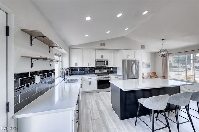 3220 Beacon Shores Circle, Las Vegas, NV 89117