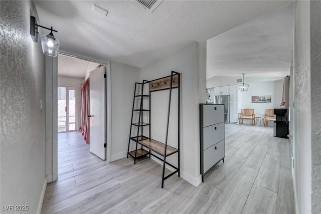 3220 Beacon Shores Circle, Las Vegas, NV 89117