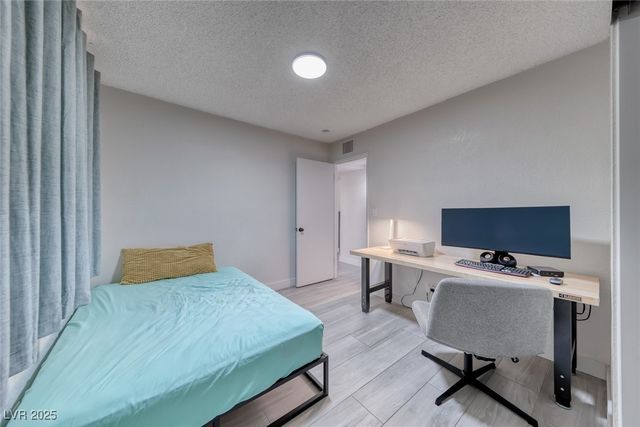 3220 Beacon Shores Circle, Las Vegas, NV 89117