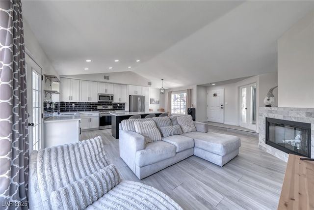 3220 Beacon Shores Circle, Las Vegas, NV 89117