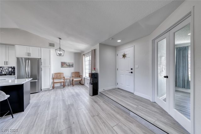 3220 Beacon Shores Circle, Las Vegas, NV 89117