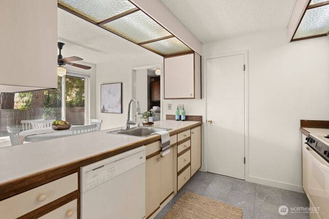 7607 Emerald Drive SW, Lakewood, WA 98498