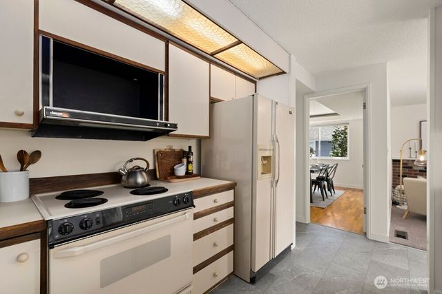 7607 Emerald Drive SW, Lakewood, WA 98498