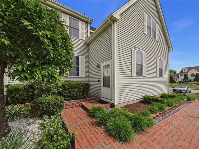 11 Copper Beech, West Bridgewater, MA 02379