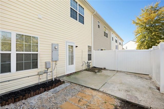 902 Central Park Avenue, Greensboro, NC 27407