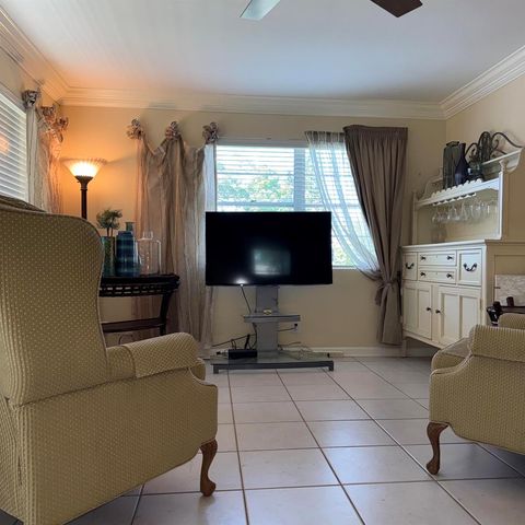 137 Farnham F 137, Deerfield Beach, FL 33442