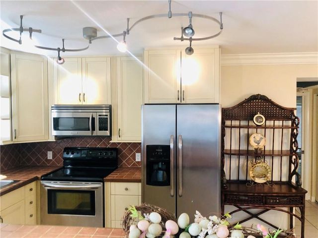 137 Farnham F 137, Deerfield Beach, FL 33442