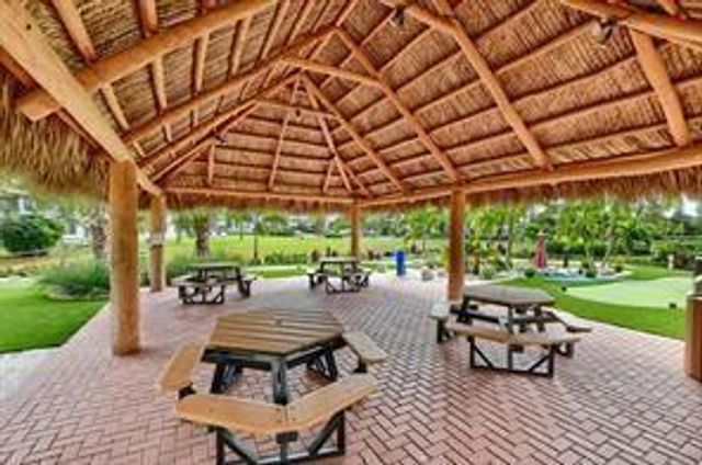 137 Farnham F 137, Deerfield Beach, FL 33442