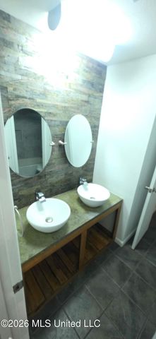 7120 Denver, Biloxi, MS 39532