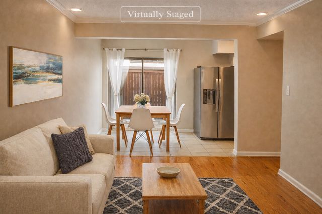 9844 Valley Meadow Court, Dallas, TX 75220