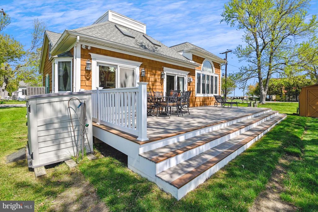 5211 AL JONES DR, Shady Side, MD 20764