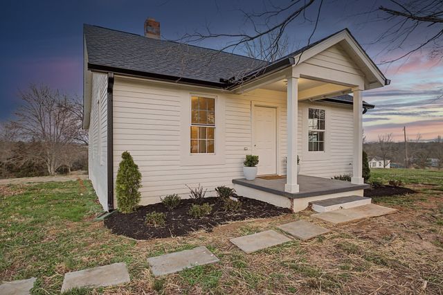 999 Old Lewisburg Hwy, Columbia, TN 38401