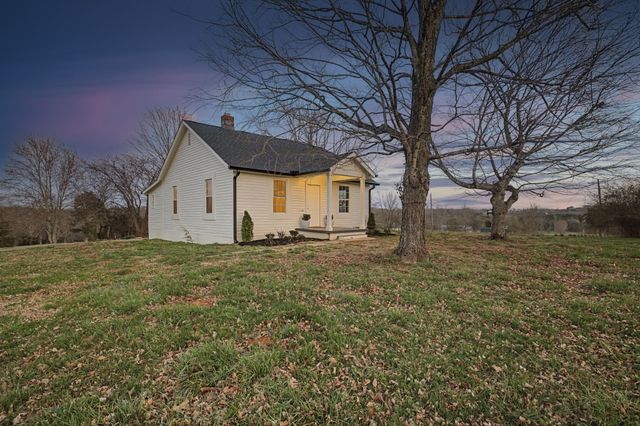 999 Old Lewisburg Hwy, Columbia, TN 38401