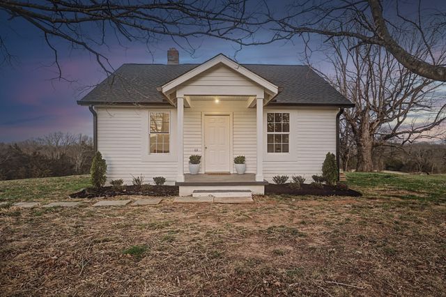 999 Old Lewisburg Hwy, Columbia, TN 38401