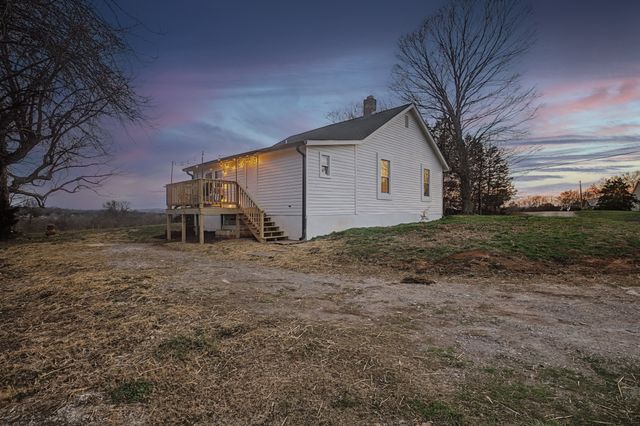 999 Old Lewisburg Hwy, Columbia, TN 38401