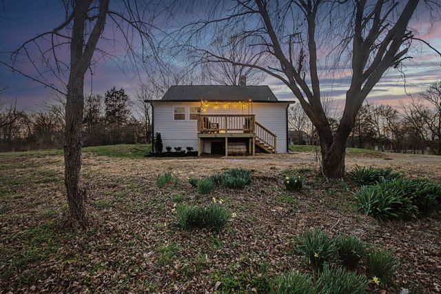 999 Old Lewisburg Hwy, Columbia, TN 38401