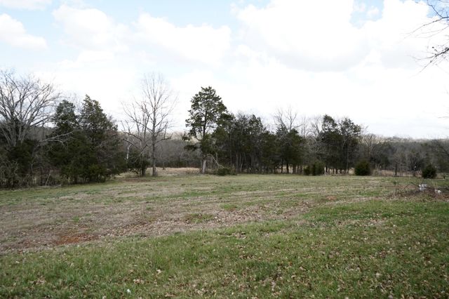 999 Old Lewisburg Hwy, Columbia, TN 38401