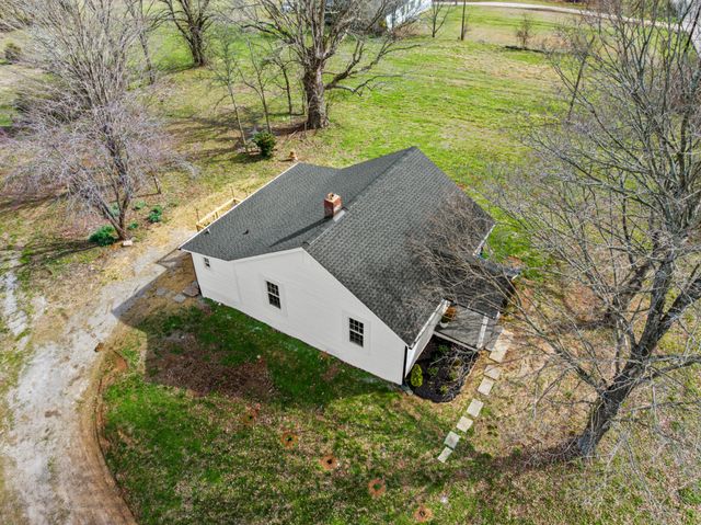 999 Old Lewisburg Hwy, Columbia, TN 38401