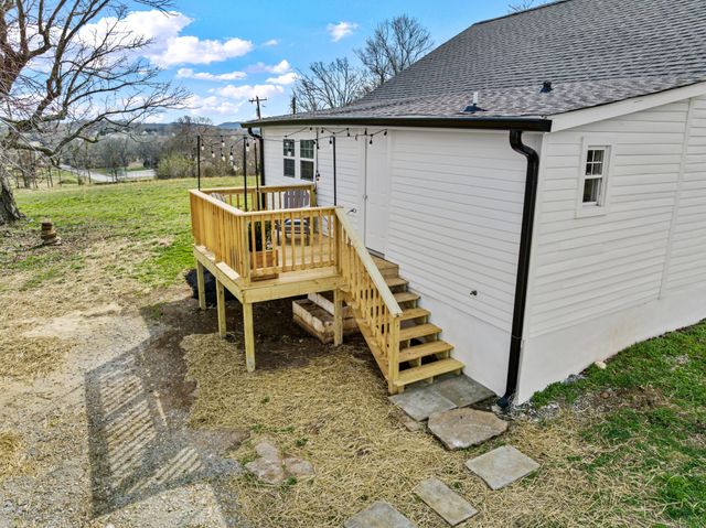 999 Old Lewisburg Hwy, Columbia, TN 38401