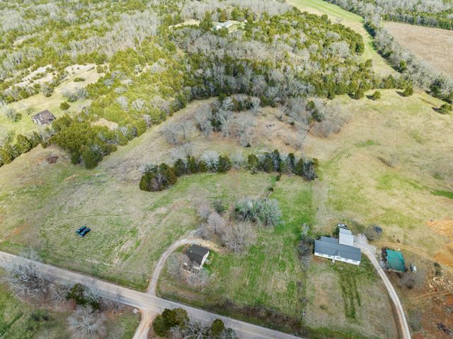 999 Old Lewisburg Hwy, Columbia, TN 38401