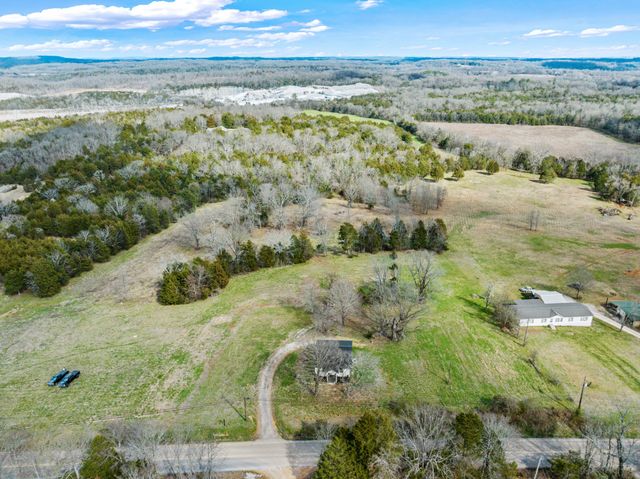 999 Old Lewisburg Hwy, Columbia, TN 38401