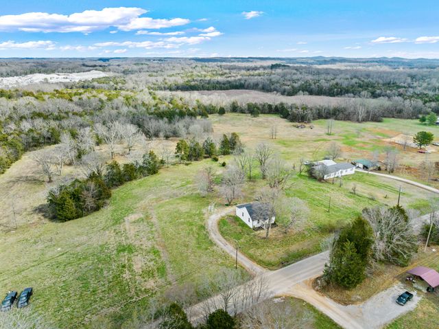 999 Old Lewisburg Hwy, Columbia, TN 38401