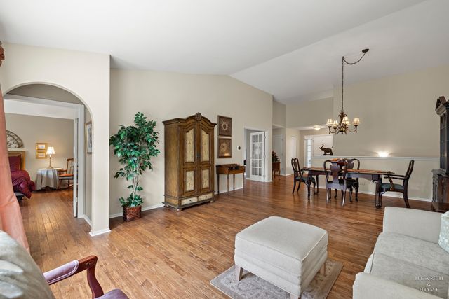1352 Evergreen Lane, Pingree Grove, IL 60140