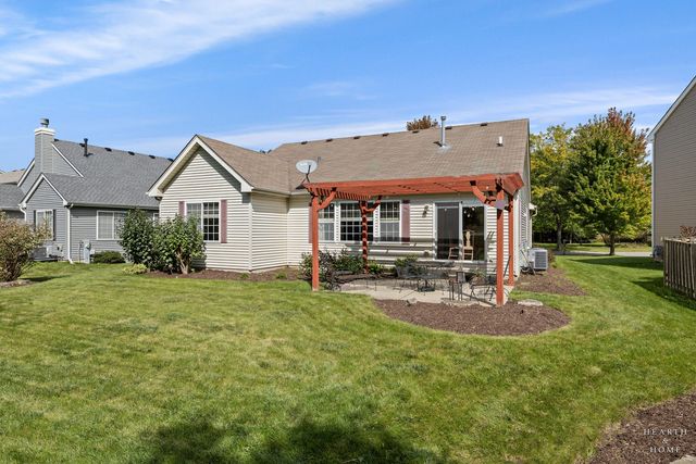 1352 Evergreen Lane, Pingree Grove, IL 60140