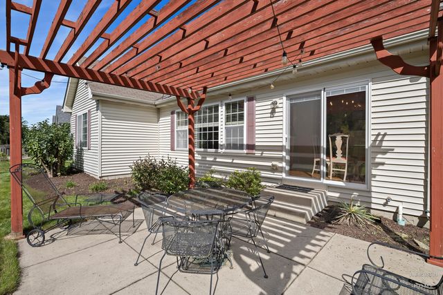 1352 Evergreen Lane, Pingree Grove, IL 60140