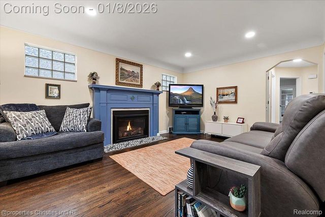 13365 Winchester Avenue, Huntington Woods, MI 48070