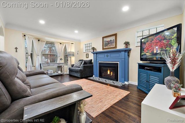 13365 Winchester Avenue, Huntington Woods, MI 48070