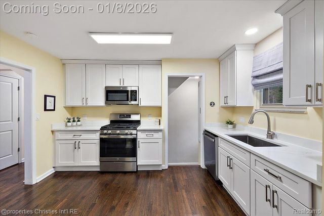 13365 Winchester Avenue, Huntington Woods, MI 48070